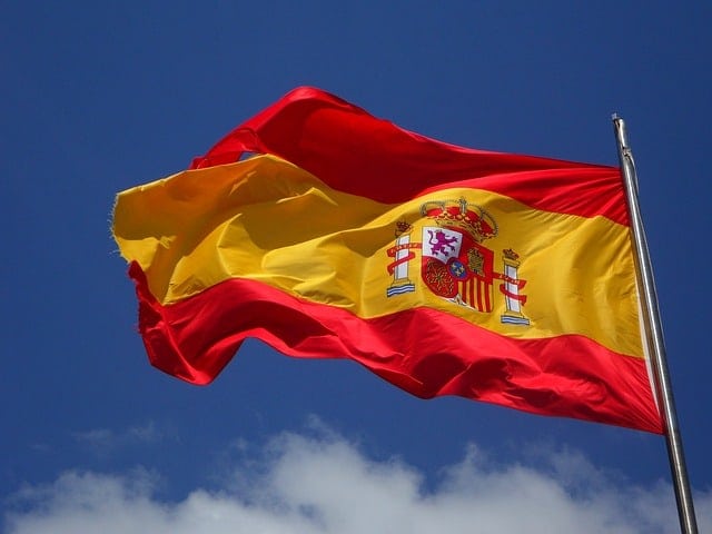 Sportsbook Bethard, Spanish flag against sky