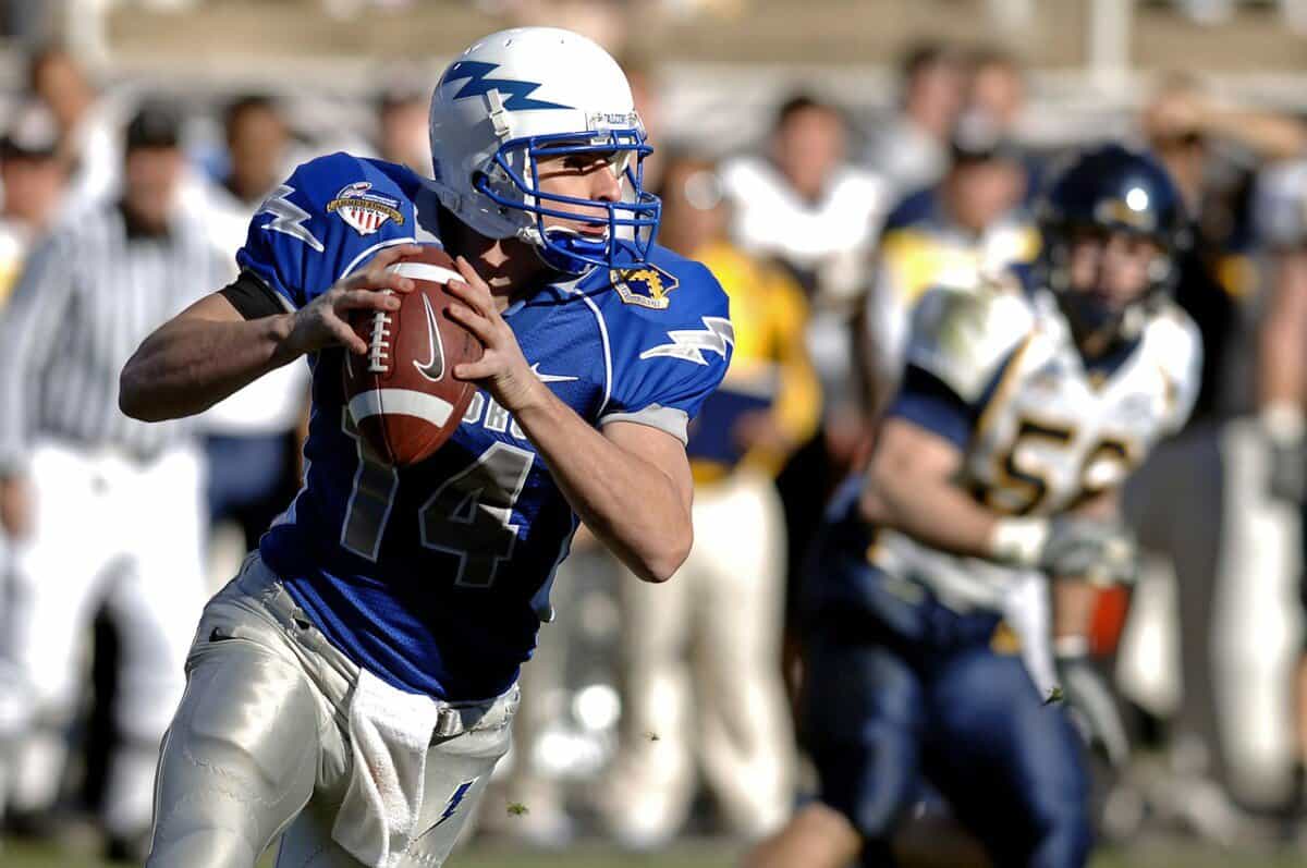 football-67701_1280