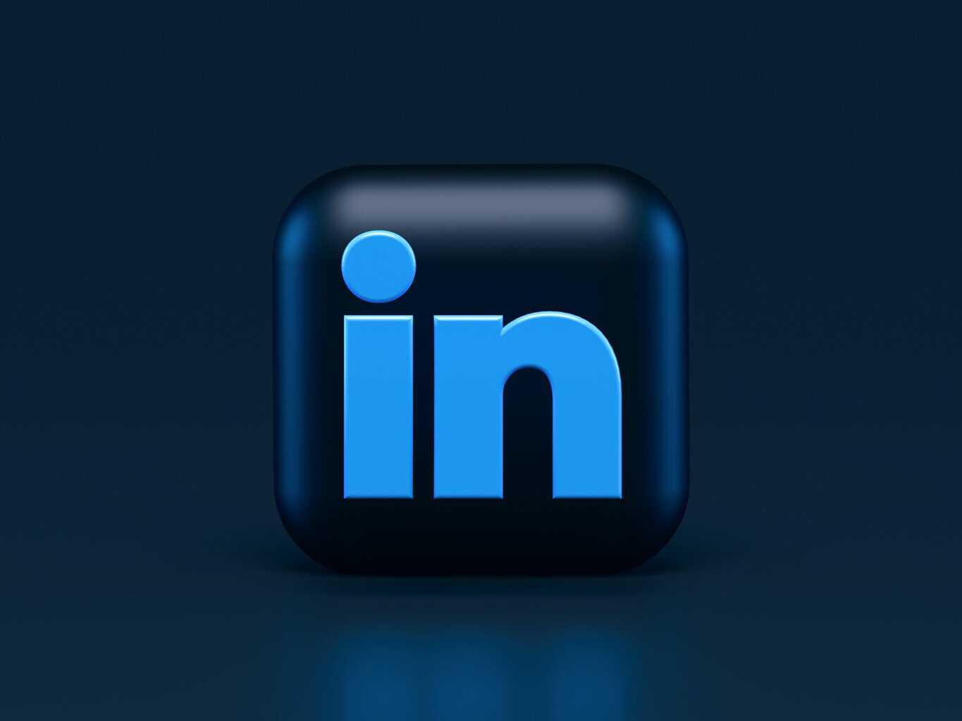 linkedin, topic prompts, discoverability, creator, creator tools, content creators, social media marketing, affiliate marketing